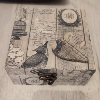 Kutija sa pticama i 3d srcem autor Hand Made